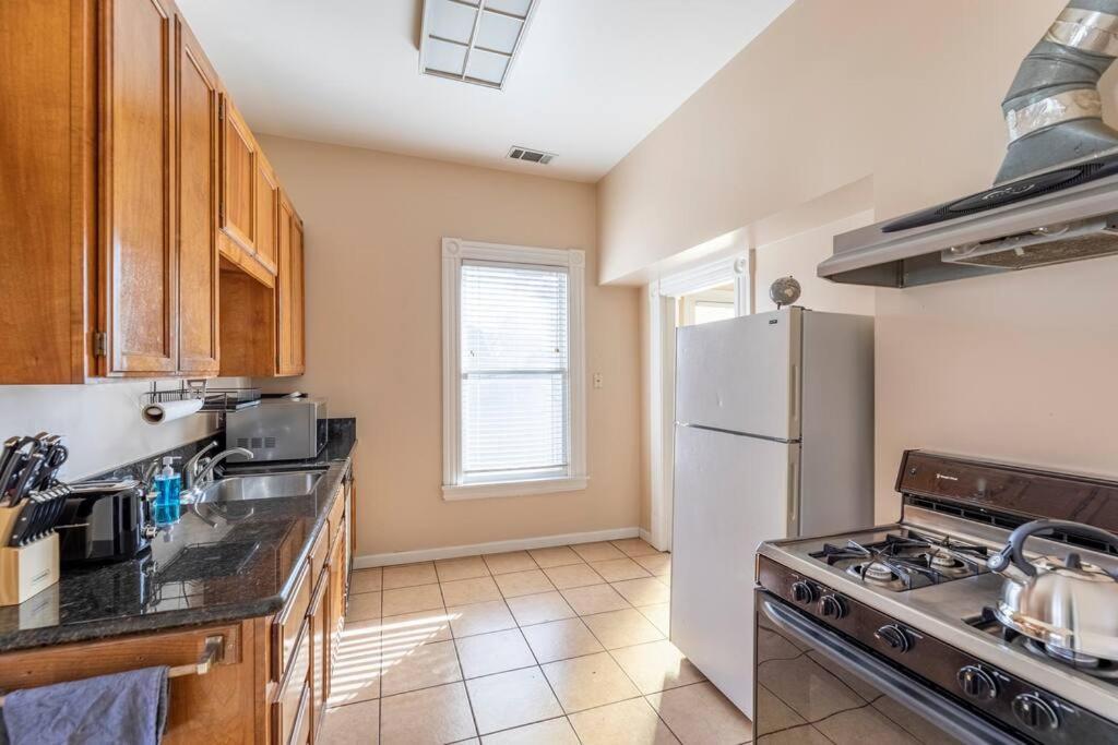A+ 2 Bedroom Victorian Home Away From Home 薩克拉門托 外观 照片