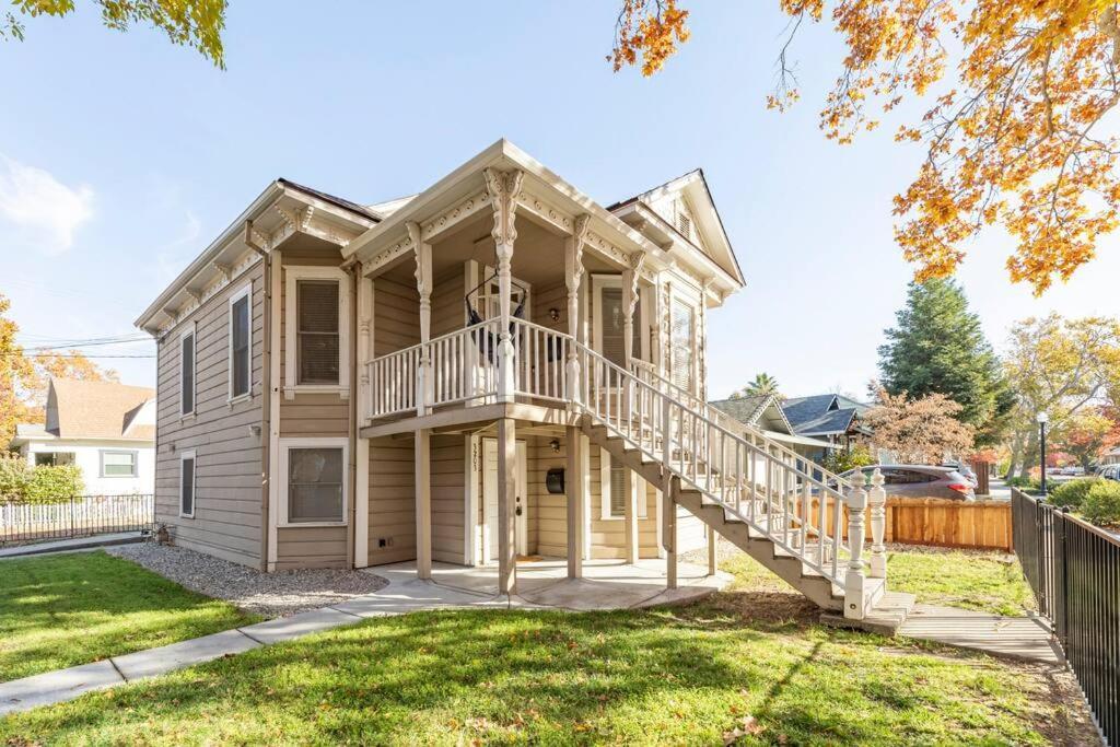 A+ 2 Bedroom Victorian Home Away From Home 薩克拉門托 外观 照片