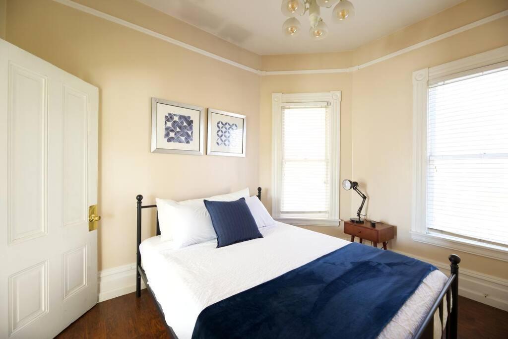 A+ 2 Bedroom Victorian Home Away From Home 薩克拉門托 外观 照片